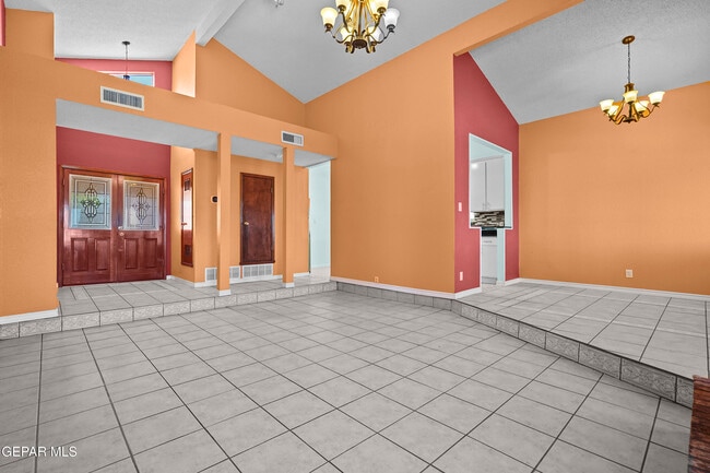 Building Photo - 4805 Maureen Cir