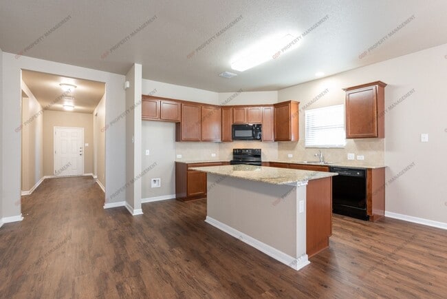 Building Photo - 7800 Lee Hall Loop