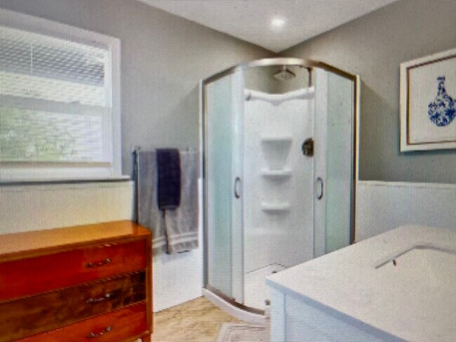 Building Photo - 6410 Lincoln Rd