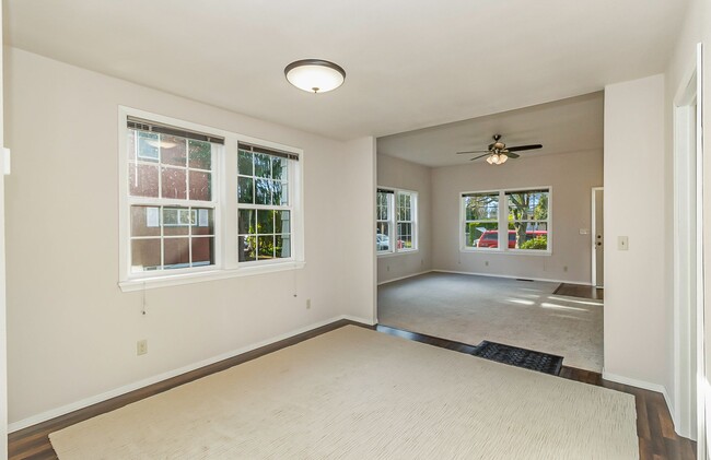 Building Photo - Historic Charm in the Heart of Snohomish