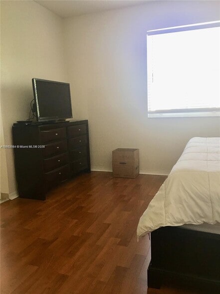 Building Photo - 14067 SW 49th Ct