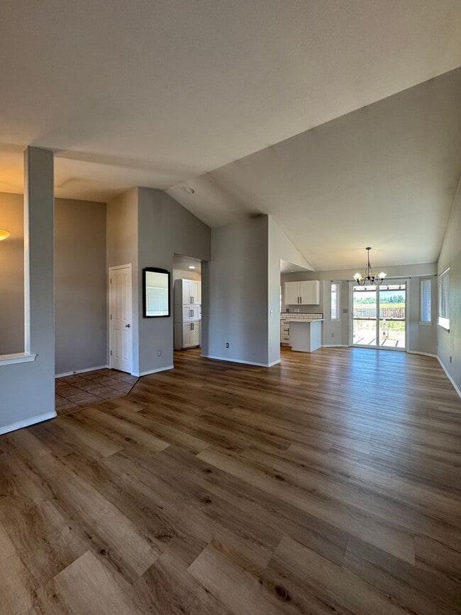 Building Photo - Spacious & Modern 3-Bedroom Home for Lease...