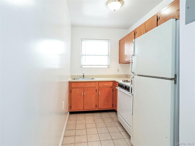 Building Photo - 15 Quinby Ave