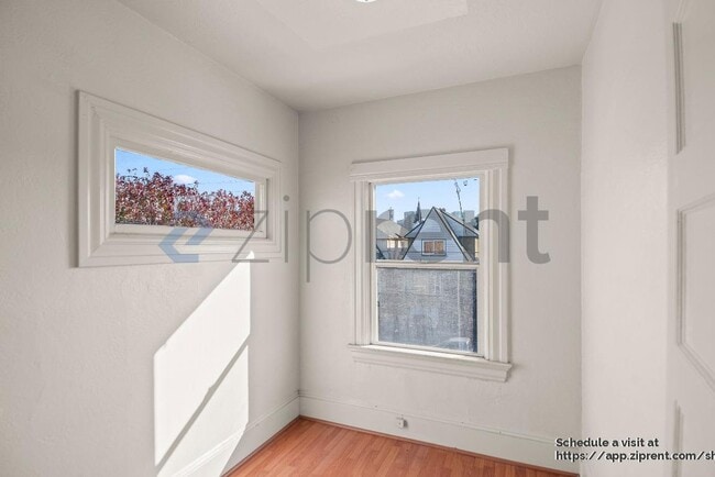 Building Photo - 848 Mead Ave