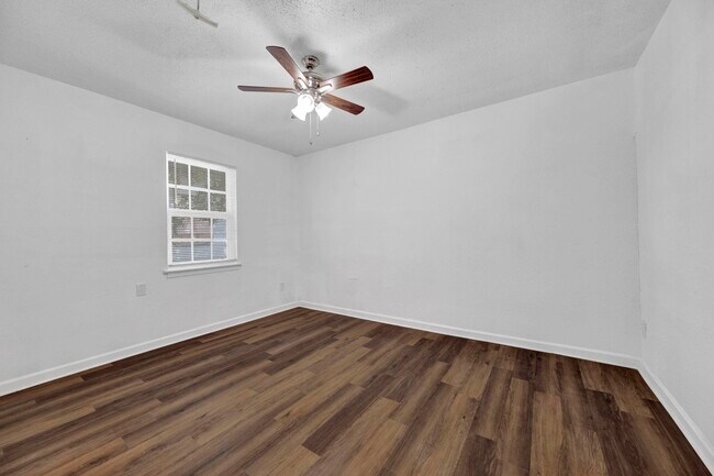 Building Photo - 2966 Yale Ave