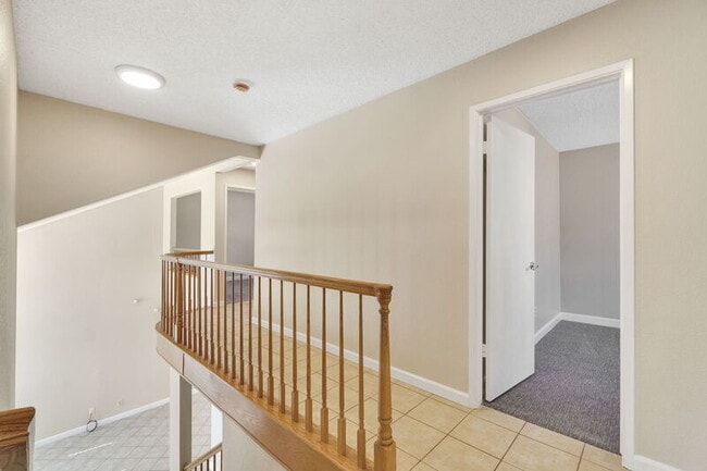 Building Photo - 6733 N Warren Ave