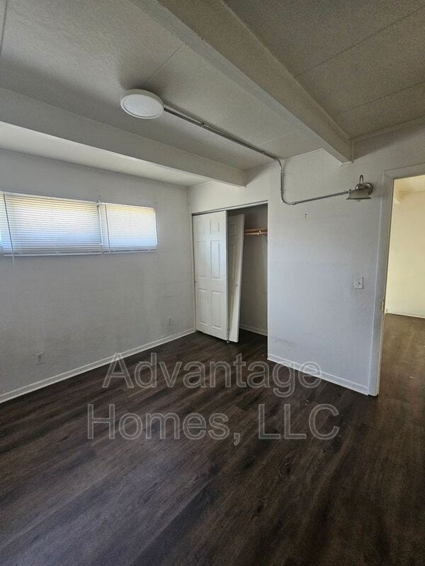 Building Photo - 827 N 70th Terrace