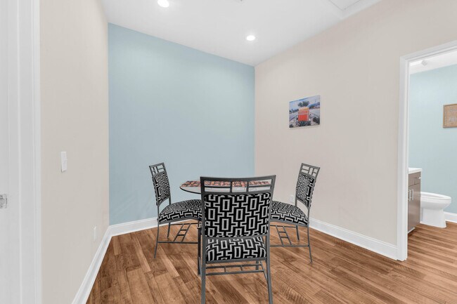 Building Photo - 3657 Quiet Side St