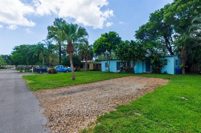 Building Photo - 1716 SW 12th Ct