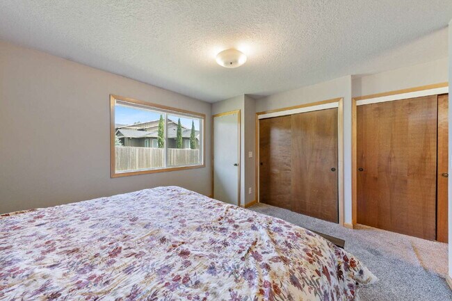 Building Photo - Charming 3-Bedroom Home with 2 Full Baths ...