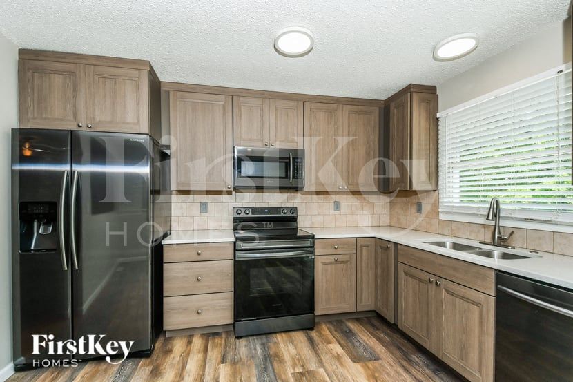 Building Photo - 2940 Royal Gorge Ct