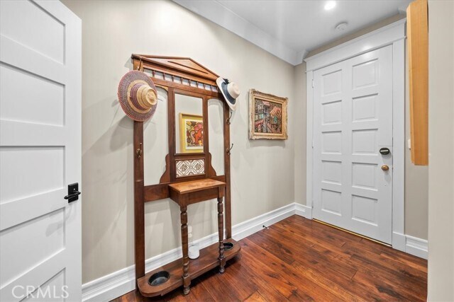 Building Photo - 1167 S Roxbury Dr