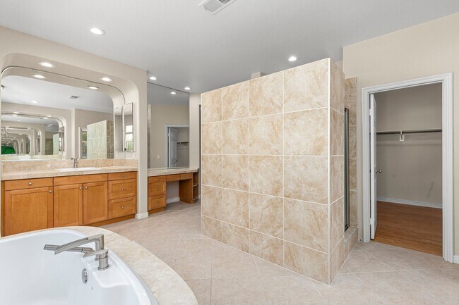 Building Photo - Elegant 5-Bedroom Carmel Valley Home with ...