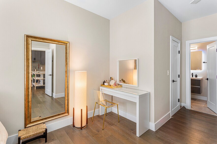 Office Space - 1028 Bladensburg Rd NE