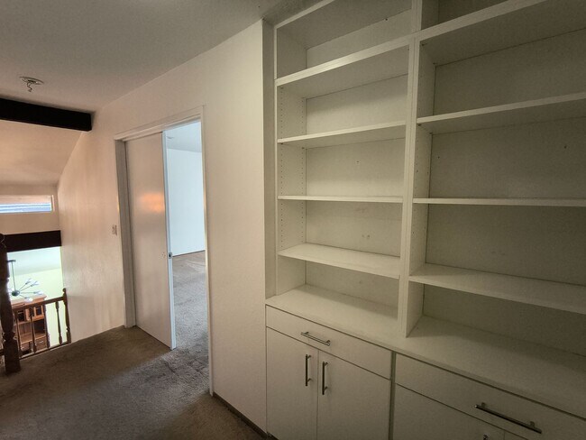 Building Photo - BEAUTIFUL TWO LEVEL 4BD/3BA HOME AVAILABLE IN MILPITAS, CA !!!!!!