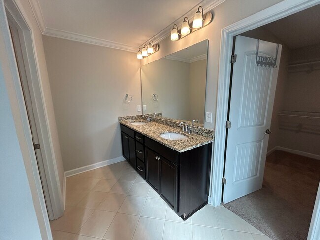 Building Photo - 79 Mornington Pl