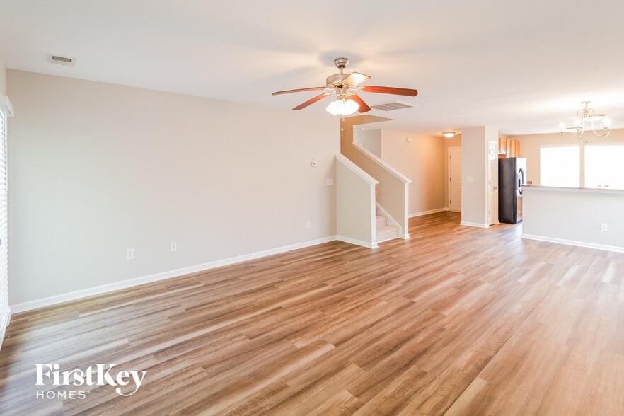 Building Photo - 8281 Little Sydneys Way