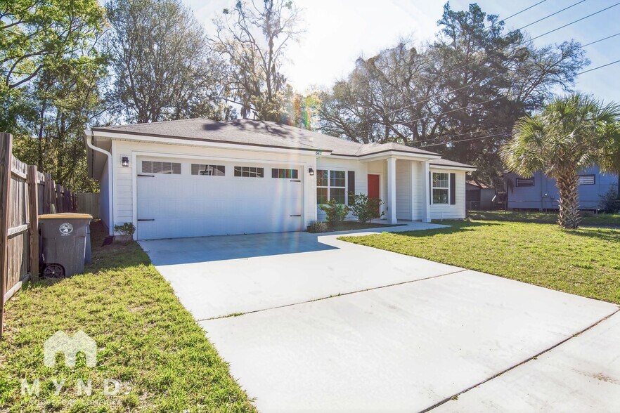 Building Photo - 643 Locust St