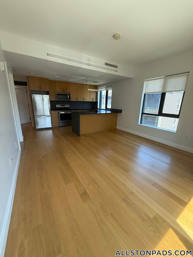 Building Photo - 83 Gardner St