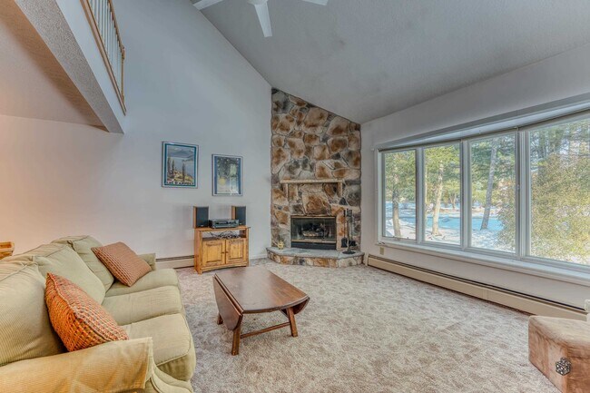 Building Photo - 102 Longfellow Dr