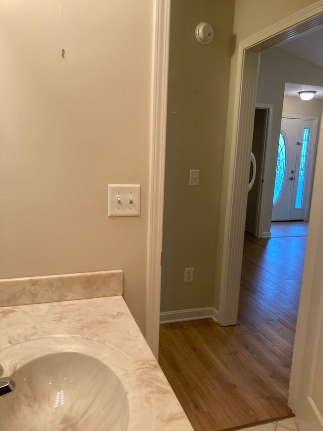 Building Photo - 106 Walnut Trace Cir
