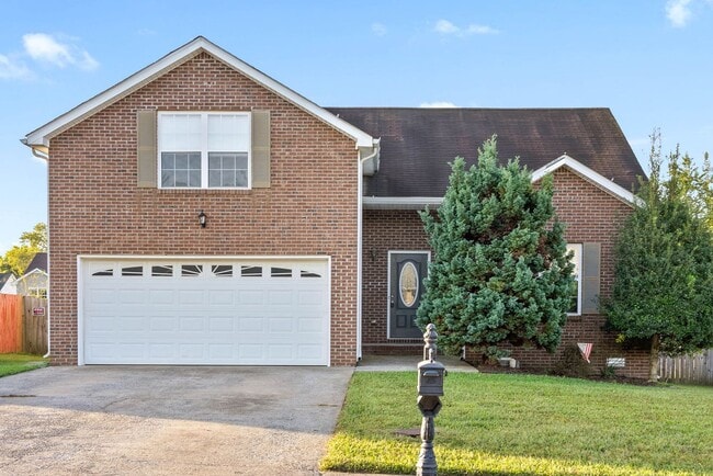 Primary Photo - Pet Friendly Three Bedroom with Bonus!