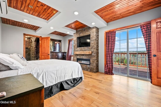 Building Photo - 217 Meade Rd