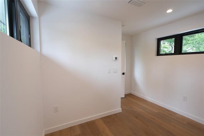 Building Photo - 3116 2nd St
