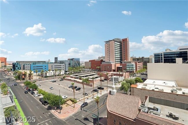 Building Photo - Downtown Las Vegas Luxury Condo with Moder...
