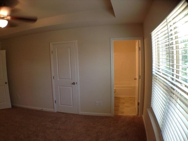 Building Photo - 3844 Equity Ln