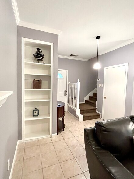 Building Photo - 2503 Plumgrove Cir