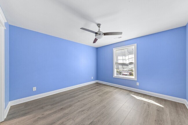 Building Photo - 601 Joyce Ave