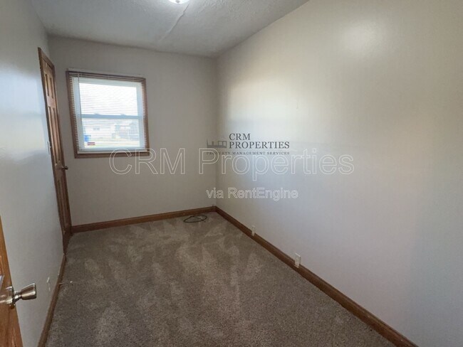 Building Photo - 1504 N Philips St
