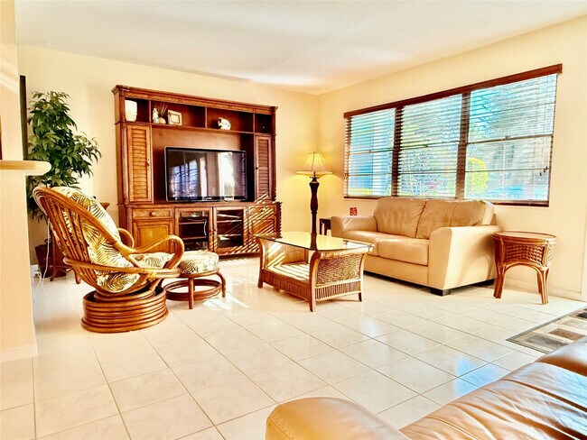 Building Photo - 42 Tilford C