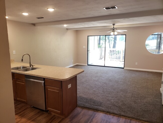 Building Photo - 1582 Three Lanterns Ln