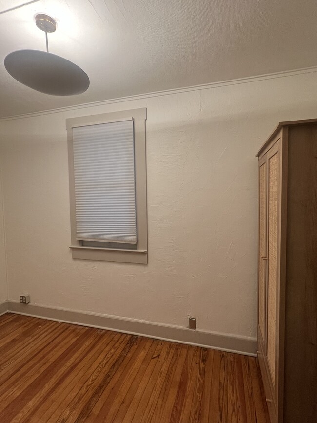 Building Photo - 6507 Interbay Blvd