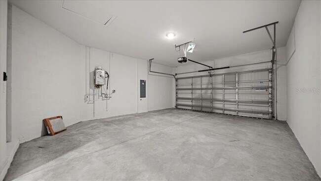 Building Photo - 14730 White Pearl Rd