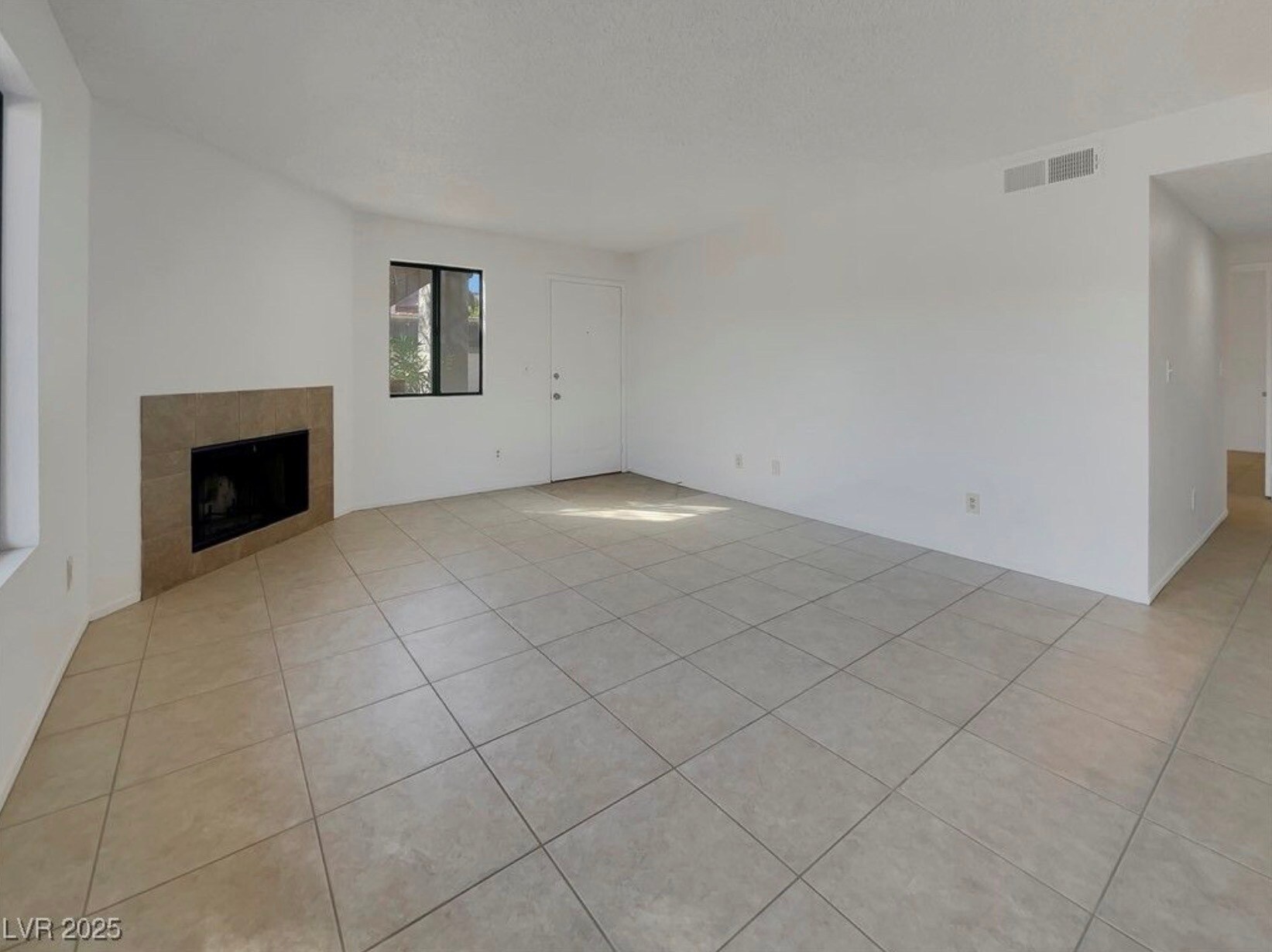 Building Photo - 1575 W Warm Springs Rd