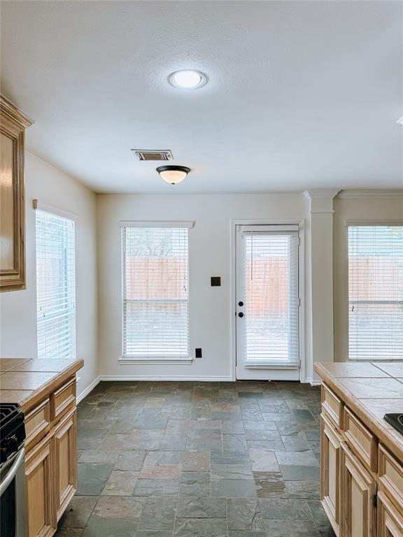 Building Photo - 4926 Mission Lake Ct