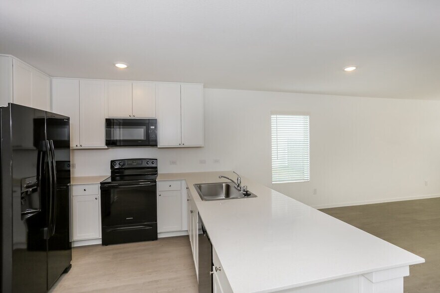 Building Photo - 10513 Sequoia Dr