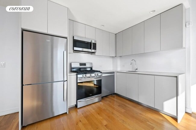 Building Photo - 123 Hope St