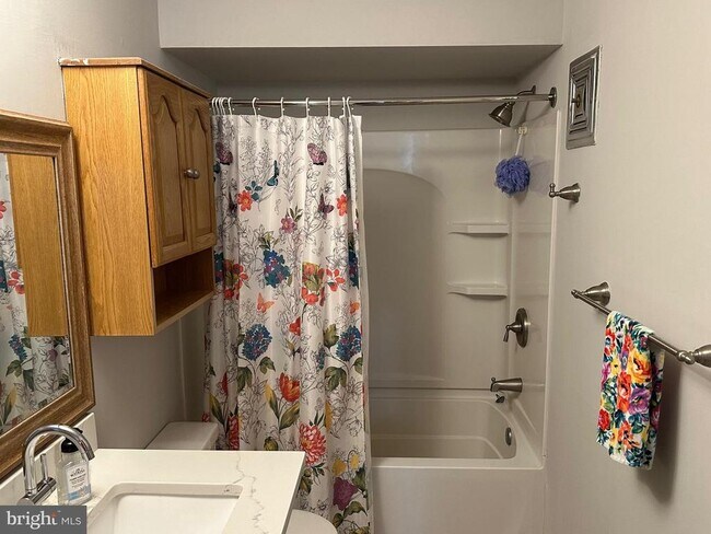 Building Photo - 5911 Prince James Dr