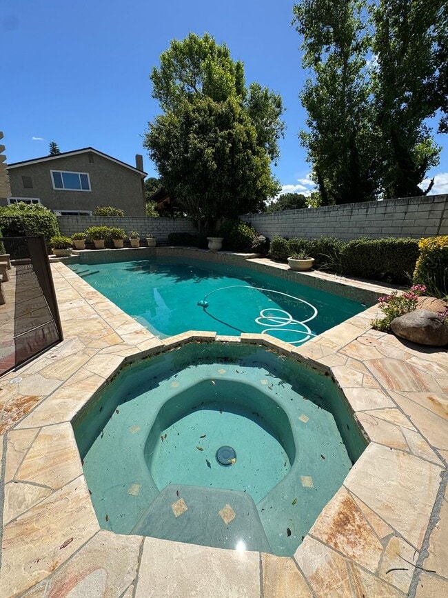 Building Photo - Light-Filled Home with Resort-Style Backyard in Thousand Oaks