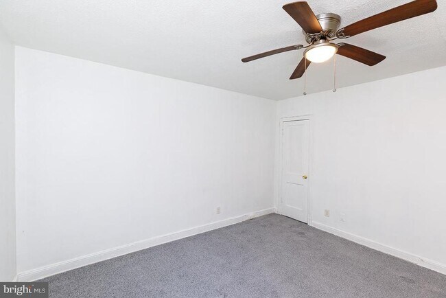 Building Photo - 430 Mellon St SE