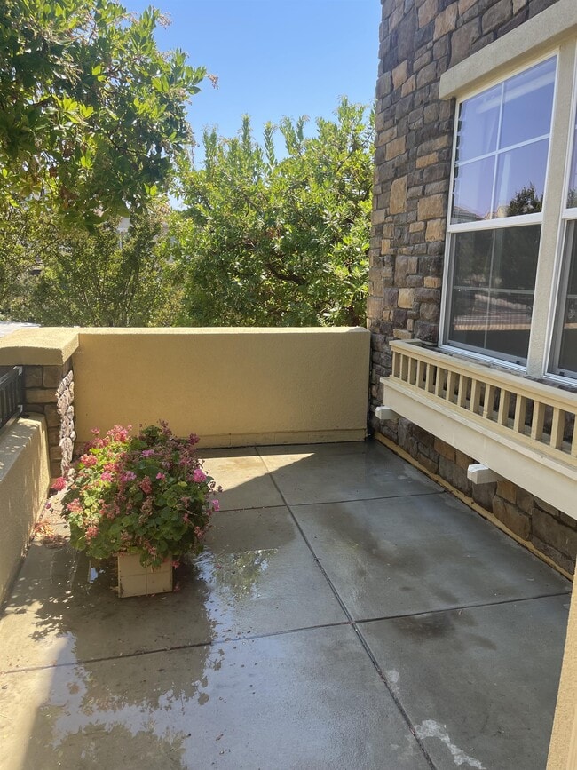 Building Photo - 3450 Capoterra Way