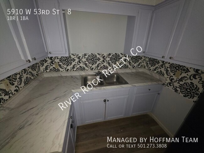 Building Photo - 5910 W 53rd St