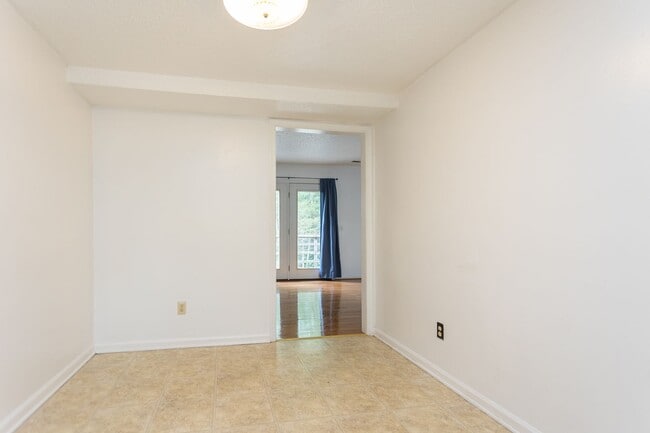 Building Photo - 1134 Mountain View Dr