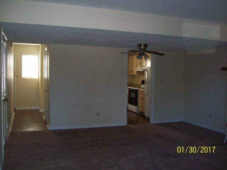 3 BR TH 2 1/2 BATH - Quinn Court Apartments