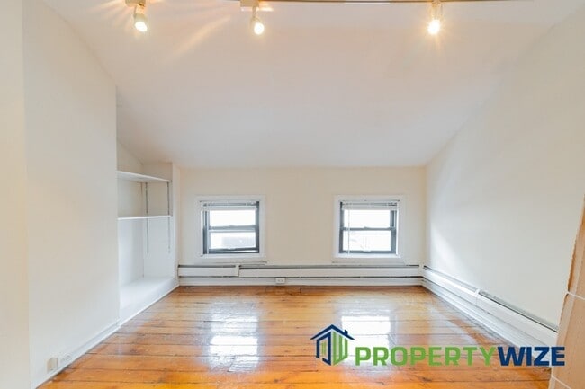 Building Photo - 726 S Wolfe St