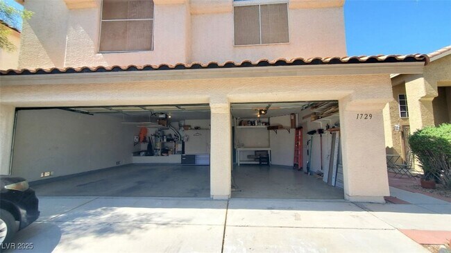 Building Photo - 1729 Mexican Poppy St